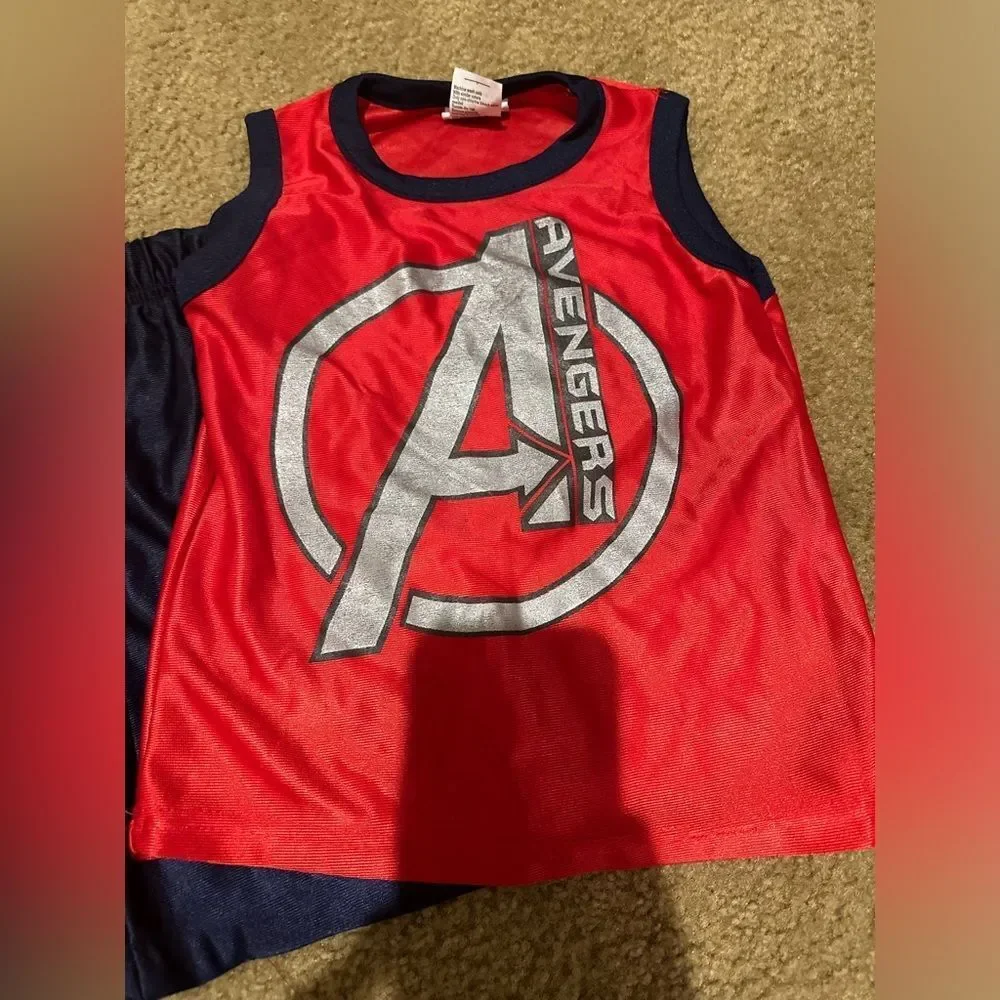 Marvel Avengers 2 Piece Outfit (Shorts & Tank-Top) Size 5